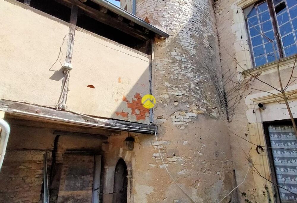 Vente Maison magasin avec  tour en  pierres Blet