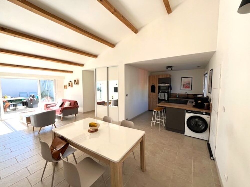 Vente Maison Maison rénovée 3 chambres, jardin, garage secteur très proche La Rochelle Croix chapeau