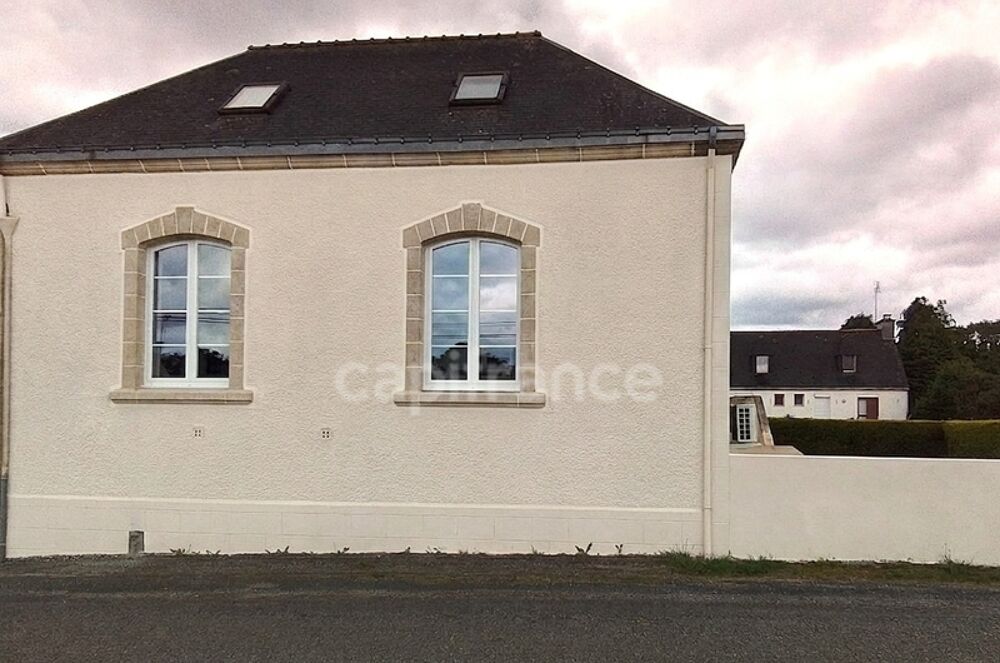 Maison rénovée de 114 m²  3 chambres dont une suite parentale  Terrain clos  Garage  Sous-sol complet  À 10 min à pied du b