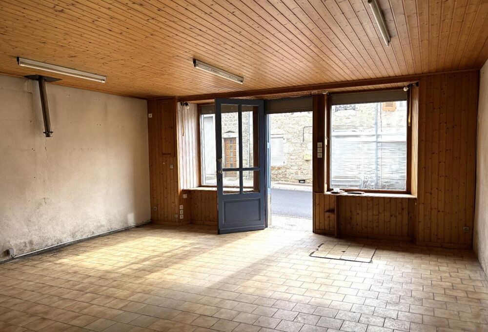 Vente Maison Saint Anthème  63660 immeuble sur trois niveaux plus combles 180 m² Saint antheme