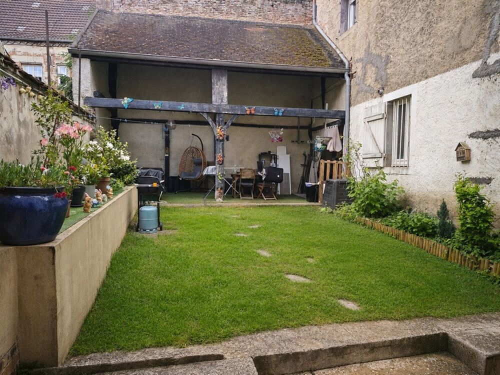 Maison de ville à fort potentiel  256 m²  Idéal projet mixte habitation + local professionnel  Auxonne