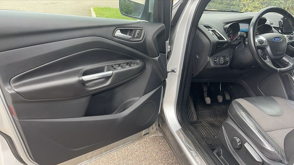 Kuga 1.5 EcoBoost 150 4X2 Titanium 2016 occasion 38200 Luzinay
