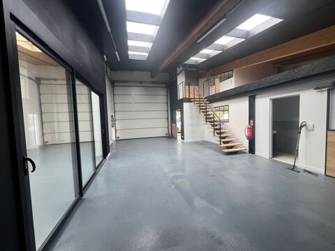   Local d'activité à louer avec parking clos – Saint vivien, La Rochelle (17) 