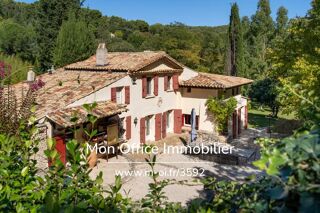  Propriété/château à vendre 8 pièces 270 m²