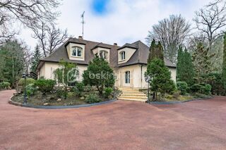  Propri�t�/ch�teau � vendre 9 pi�ces 453 m�