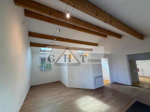   Local commercial de 220 m² à louer à ECOUEN 