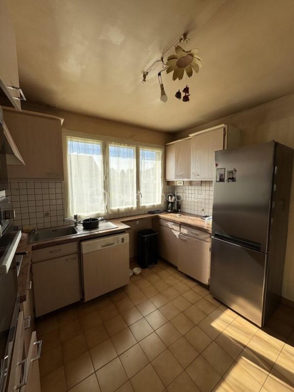Maison de caractère à rénover  Séjour lumineux et jardin de 500 m²