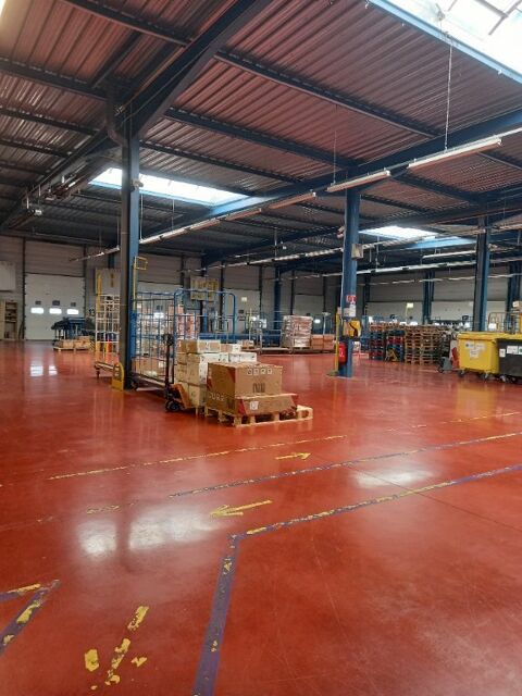 A LOUER - BATIMENT D ACTIVITES 9000 25320 Chemaudin