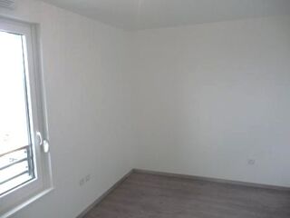  Appartement à louer 3 pièces 65 m²