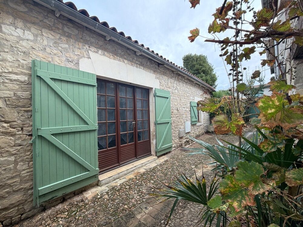 Maison typiquement village de Plain-pied A Sainte-Marie-de-Ré 17740 (La Noue)