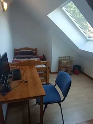  Appartement à louer 4 pièces 80 m²