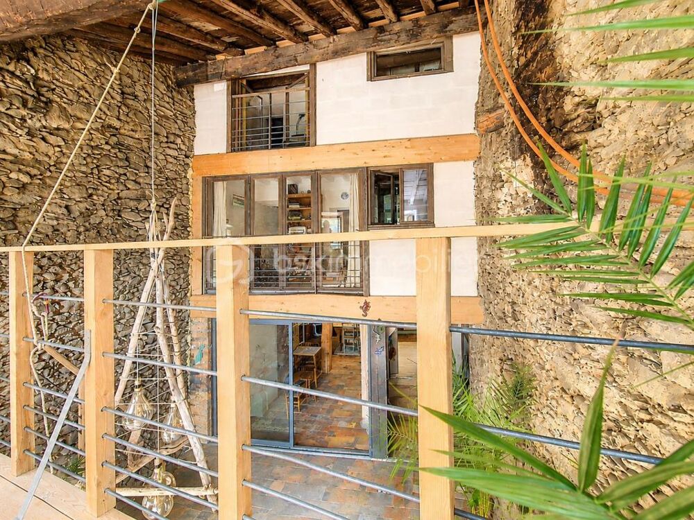 Vente Maison Maison de village avec terrasse en pierre et garage Olette