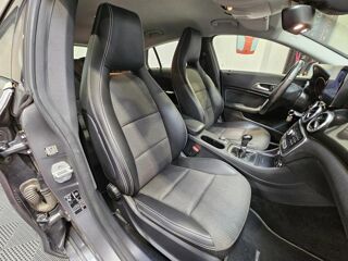 Classe CLA 180 d (117.912) SENSATION 2016 occasion 35520 La Chapelle Des Fougeretz