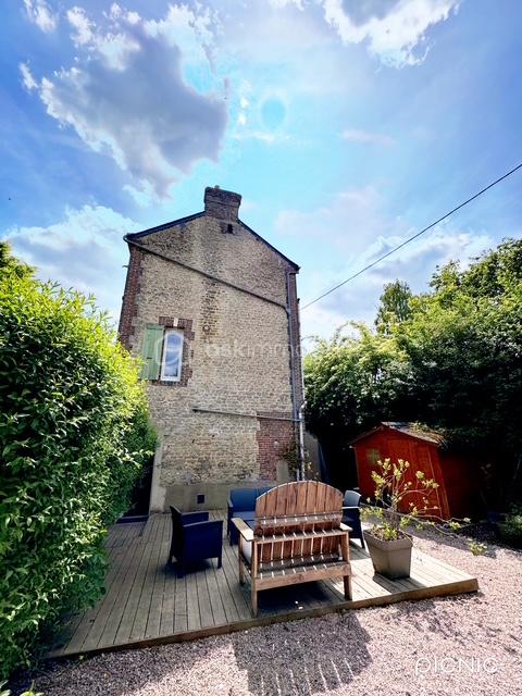   Charmante maison familiale avec terrasse  dcouvrir! Maison - 6 pice(s) - 120 m