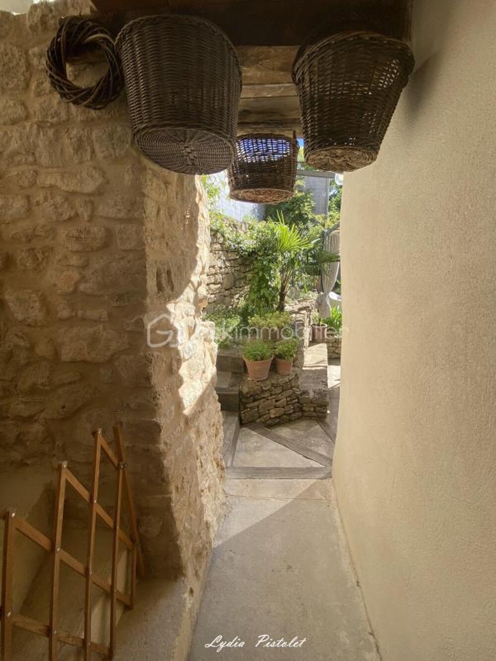 NOUVEAUTÉ - SAIGNON (84) - Authentique maison de village avec extérieur