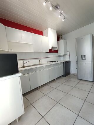  Appartement à louer 4 pièces 80 m²