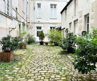Vente Appartement Nantes centre - Appartement de caractère de 97 m² avec garage et cave voûtée Nantes