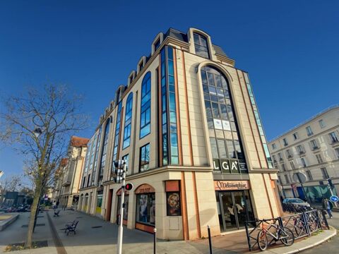 Bureaux tr&egrave;s fonctionnels, situ&eacute;s &agrave; proximit&eacute; imm&eacute;diate du RER  LE PARC DE SAINT MAUR 3902 94100 Saint maur des fosses