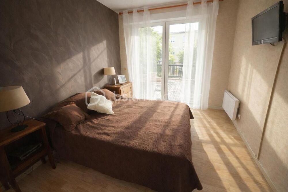 BEAU 3 PIECES avec TERRASSE de plus de 80 m2 !