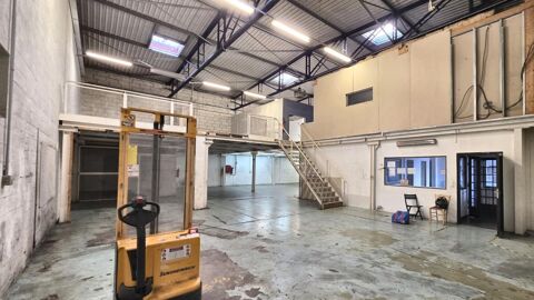   MONTATAIRE - LOACL D'ACTIVITE 400 m² + mezzanine de 200 m2 , Parking PL sur site 