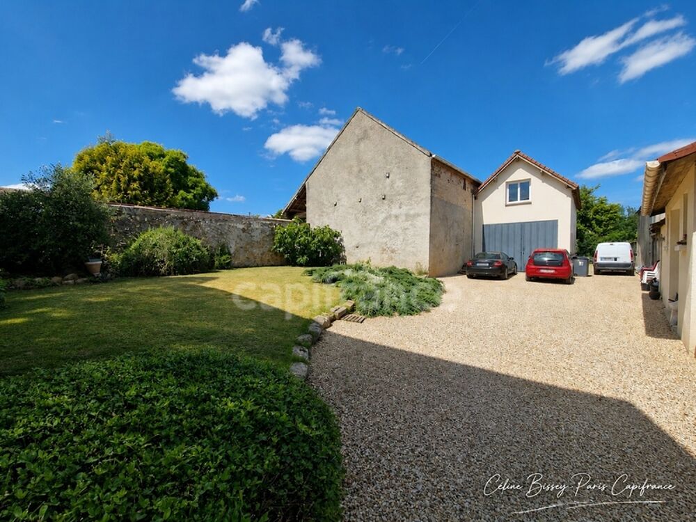 Maison à vendre 6 pièces 140 M2 VILLENEUVE LA GUYARD (89), BEAU VOLUME, cour et jardin 1200M2