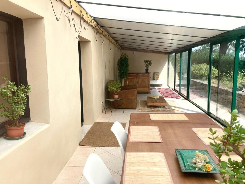 Propriété en pierre 208 m² dont 45 m² de véranda + grange 180 m²  Accessible PMR  7000 m²  20 min de Vannes!