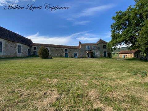 Dpt Dordogne (24), à vendre proche de PÉRIGUEUX bâtiment en pierre de 800 m² - Terrain de 6 009,00 m² 170000 Prigueux (24000)