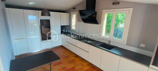  Villa  vendre 8 pices 245 m
