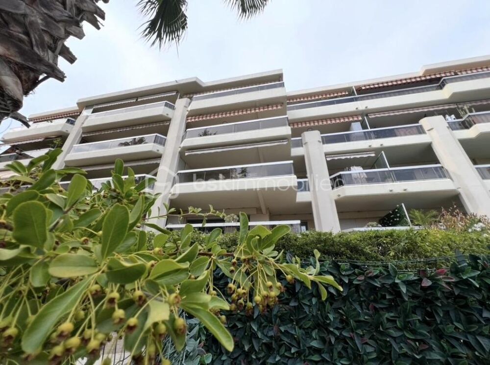 Location Appartement LOCATION A L'ANNEE TERRASSE, CLIM, PISCINE, BOX Cannes