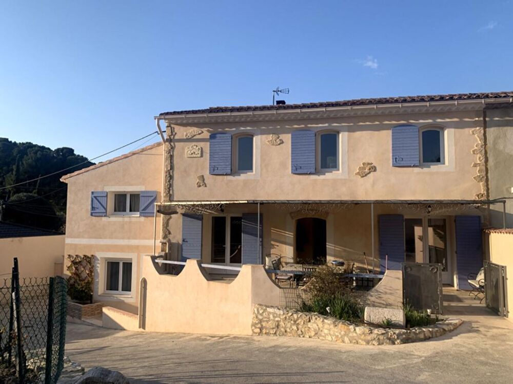 Maison de 206 m2 avec 3 appartements sur terrain de 775 m2