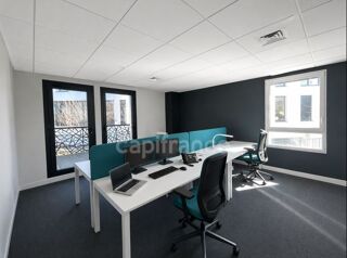   Plateau de Bureaux Moderne 204 m² avec stationnements privatifs couverts et terrasse – Parc des Glaisins (Annecy-le-Vieux) Annecy le vieux