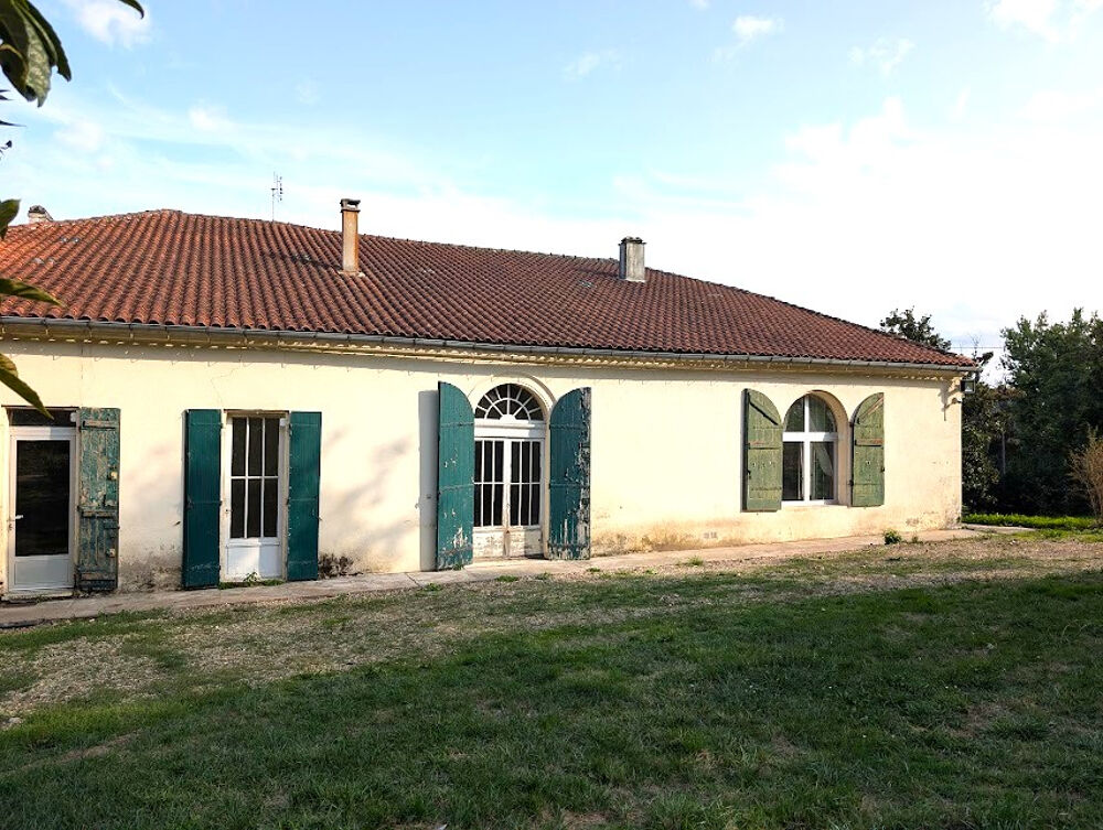 Maison en pierre de 250 m2 sur 285000 m2 de terrain