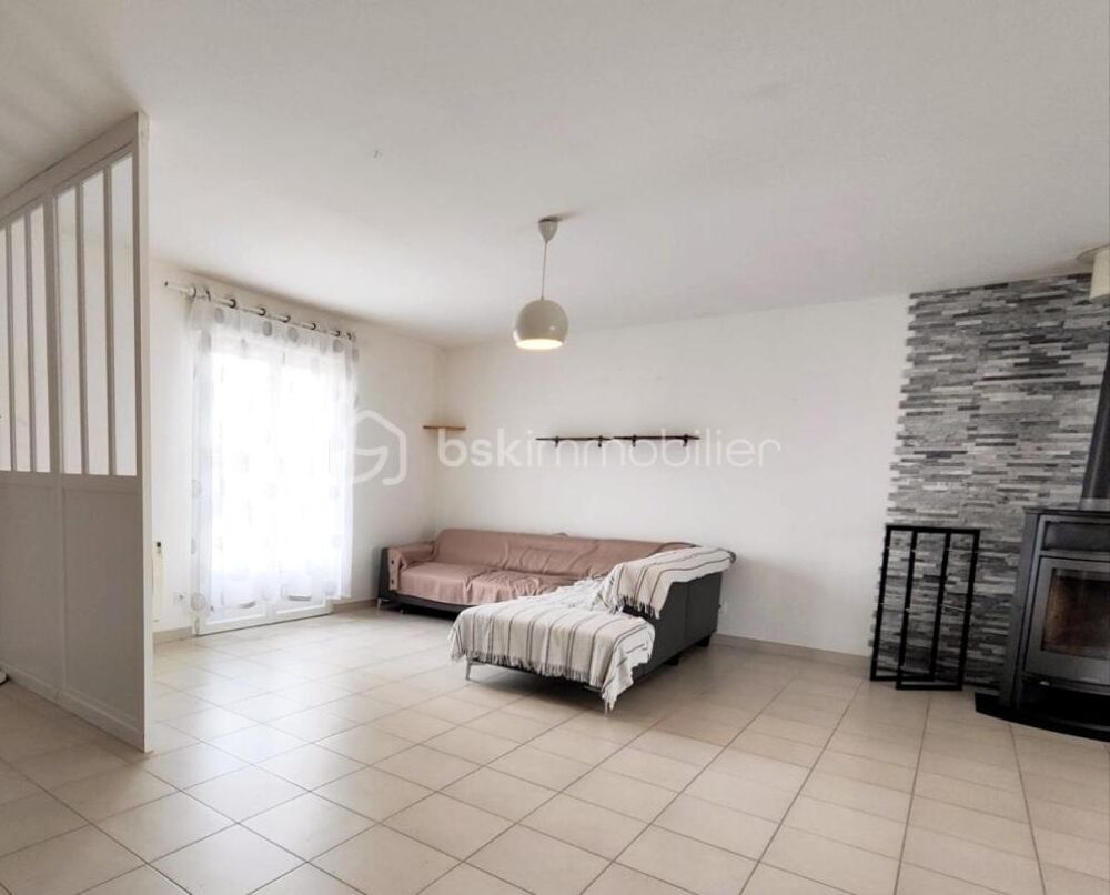 Grande maison familiale de 193 m²  5 chambres  Terrain de 2 488 m² sans vis-à-vis