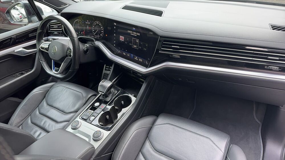 Touareg 3.0 eTSI 462 Plug in Hybrid Tiptronic8 4Motion R - Premi&egrave;re 2021 occasion 29200 Brest