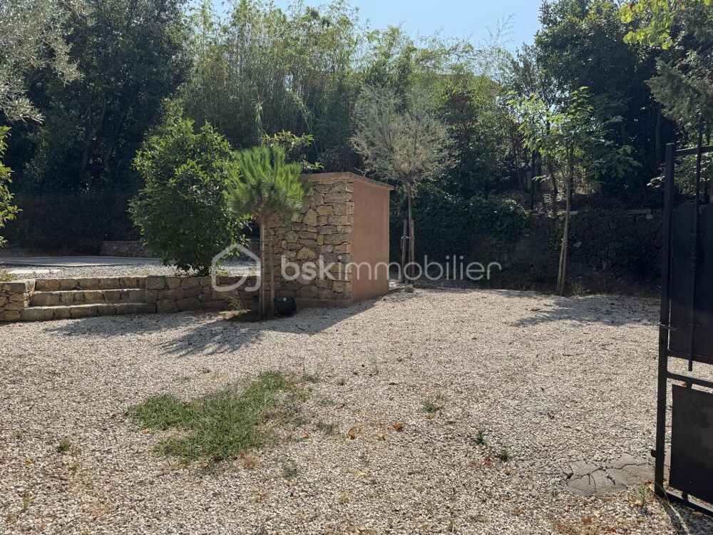 MAISON NEUVE DE 170 M2, 5 CHAMBRES, PISCINE, À TOULON- QUARTIER LA SERINETTE, AU CALME ABSOLU