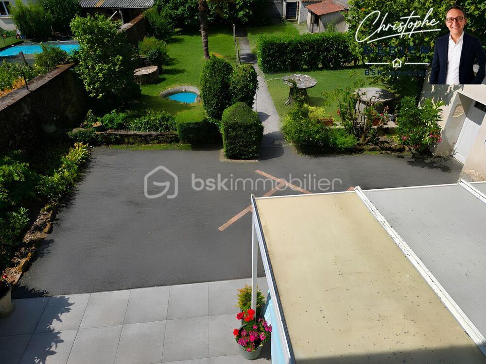 MAISON DE CHARME EN PIERRE À BEAUREPAIRE  ESPACES GÉNÉREUX ET TERRAIN URBANISABLE À SEULEMENT 10 MINUTES DES HERBIERS