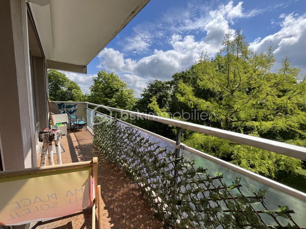 Appartement T5 98m2 avec balcon cave et parking