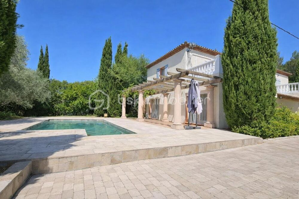 MAISON FAMILIALE DE 210 M2 AVEC PISCINE - LE LUC EN PROVENCE