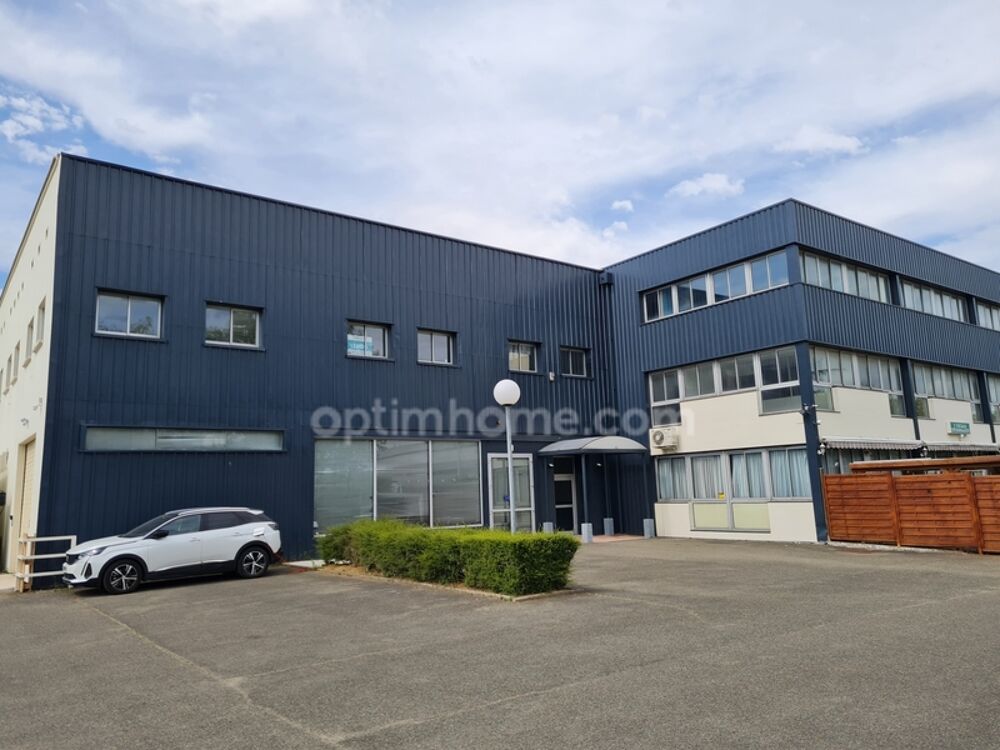   Bureau rénové de 77 m2 à vendre à Trappes au prix de 103000 euros TTC Trappes