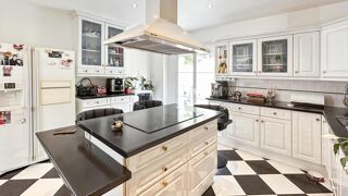  Propri�t�/ch�teau � vendre 6 pi�ces 180 m�