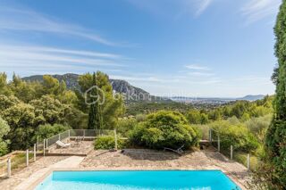  Maison � vendre 10 pi�ces 265 m�