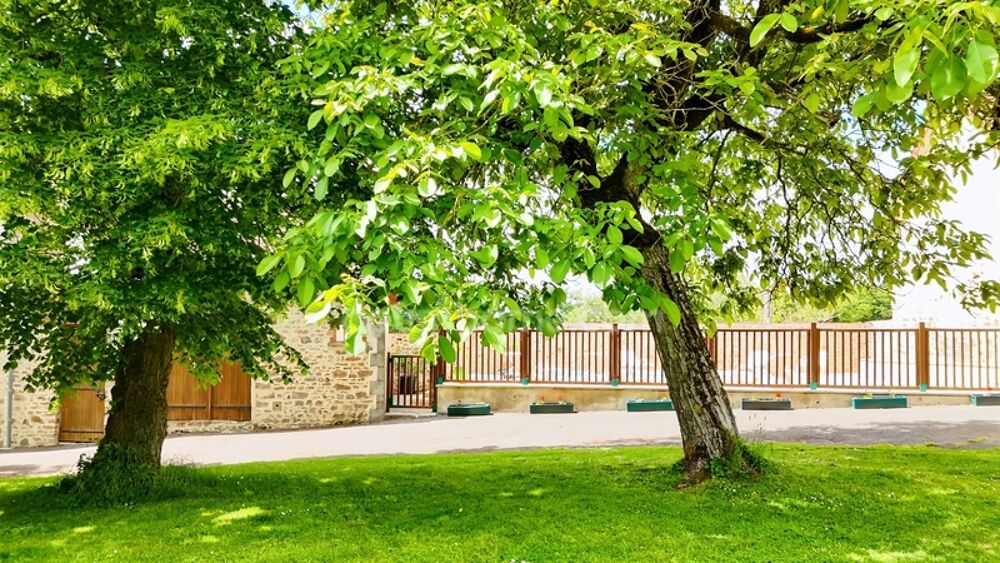 Propriété de Charme - Gîte de 103 m² - Capacité 12 personnes - 4 Chambres - Piscine et dépendances - terrain 11 500 m² environ
