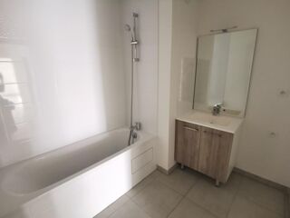  Appartement à louer 3 pièces 63 m²