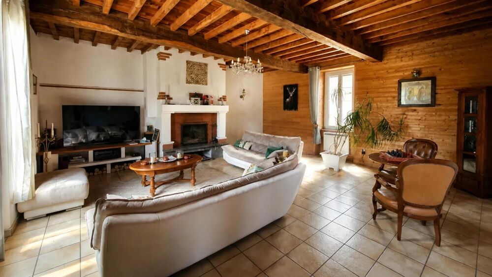 Vente Maison Maison de 5 pièces dans un village au calme Gayan