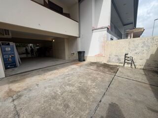  Immeuble à vendre 7 pièces 180 m²