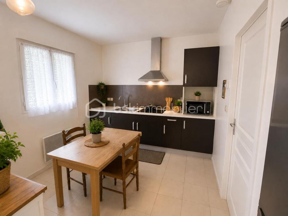 Maison de plain-pied 76 m²  2 chambres  Jardin de 668 m²  Vendue louée  Rétaud