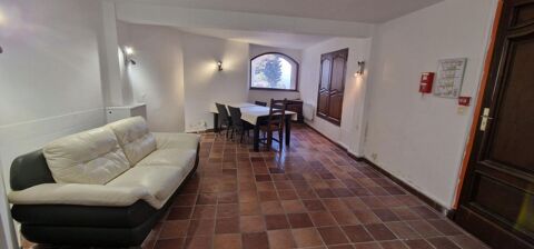   Maison 186m�  - 9 chambres ? Fort potentiel au pied du Mont Ventoux Maison - 10 pi�ce(s) - 186 m�