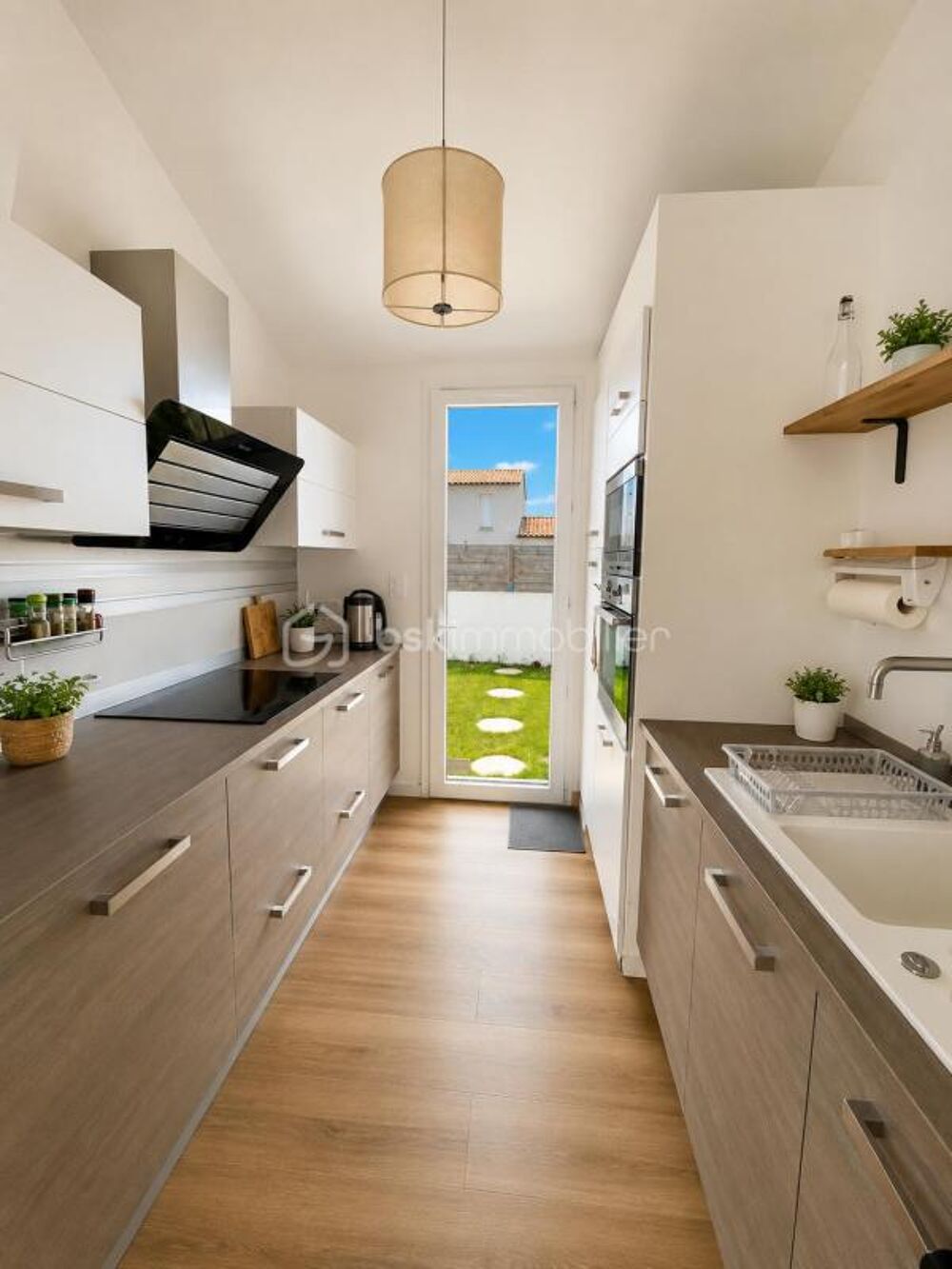 Vente Maison Maison de plain-pied entièrement rénovée – 2 chambres, grand garage+ Parking, jardin Chateau d olonne