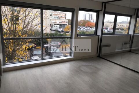   A VENDRE 142 M² DE BUREAUX A STAINS 
