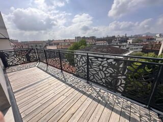  Appartement à louer 3 pièces 60 m²